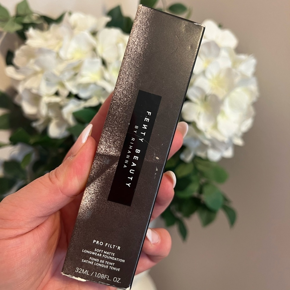 FENTY BEAUTY • PRO FILT'R SOFT MATTE LONGWEAR FOUNDATION • SHADE 140
